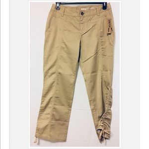 Weekend SALE! DKNY Stretch Cropped / Capri Pants